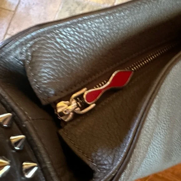 Gorgeous Christian Louboutin Eloise Tassel Hobo Shoulder Bag - Picture 7 of 16